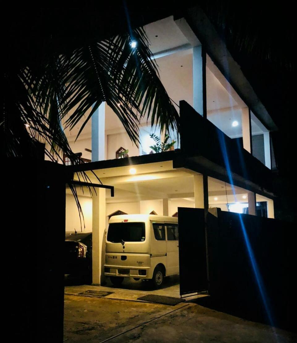 Mama'S Hostel Ahangama Exterior photo